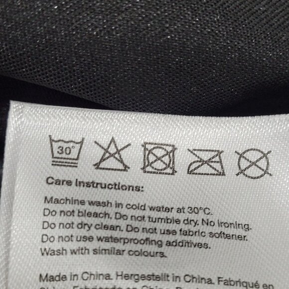 T Mobile Advertising Black RAINS Hooded Lightweight Rain Jacket Coat Size XL - Picture 15 of 16